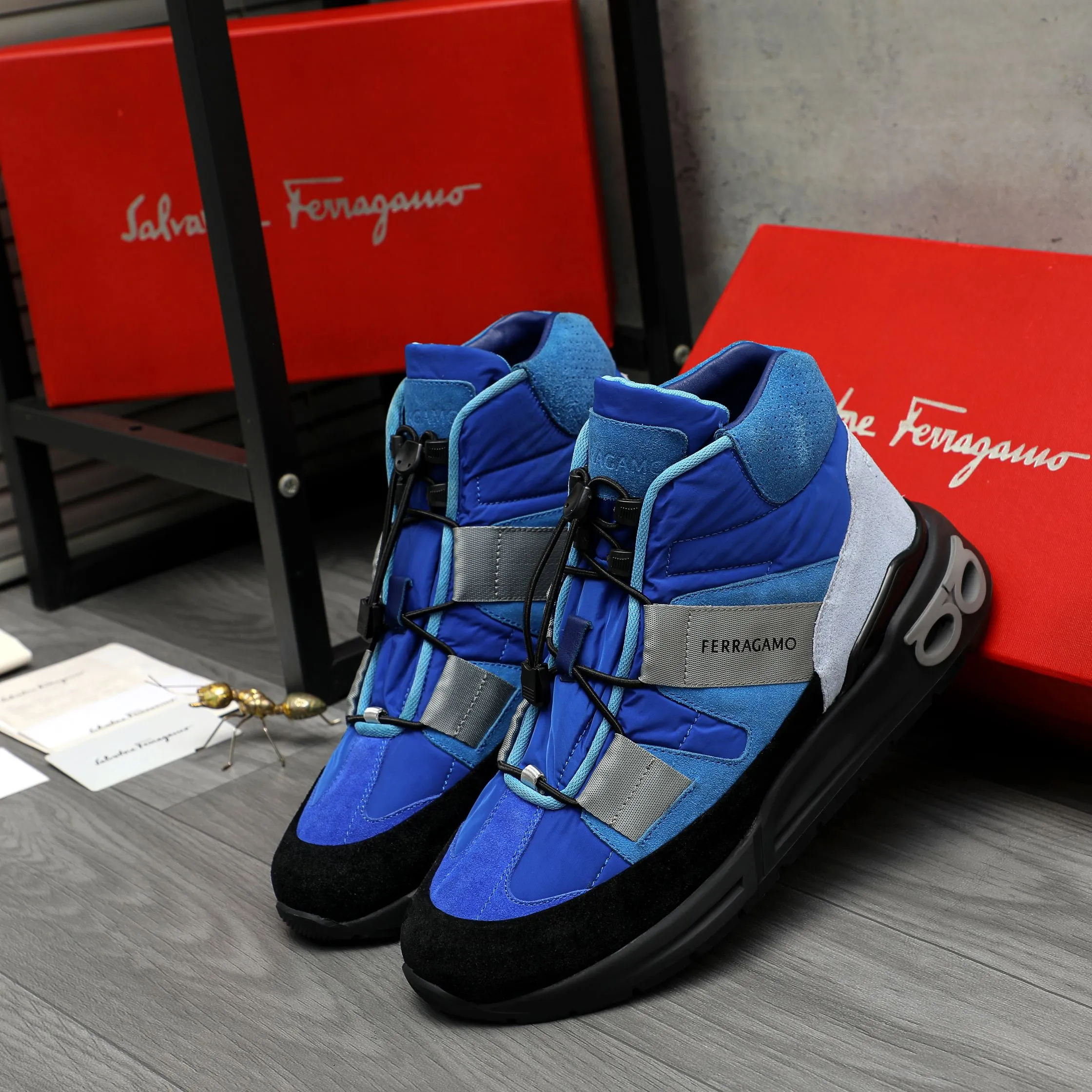 Men's shoes 💰640 Product trademark: Ferragamo "Ferragamo" high-top casual shoes Regular size: 38-46 (45.46 is custom-made and non-returnable) Product materials: Selected frosted cowhide stitching cloth upper, cowhide lining, original outsole